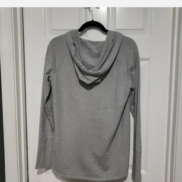 Athleta Women’s Idyllwild Gray Pullover - medium - Picture 7 of 8